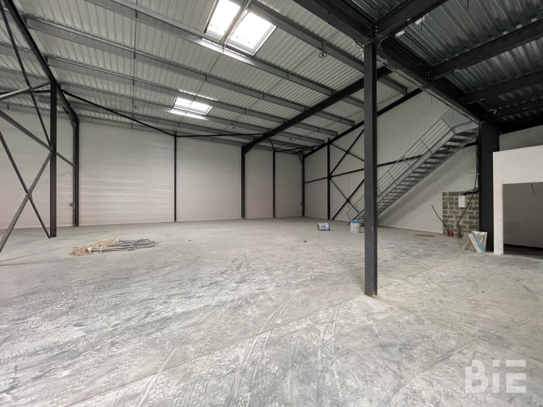 Photo 3 – Location entrepôts / activités	TRESSES (33370)