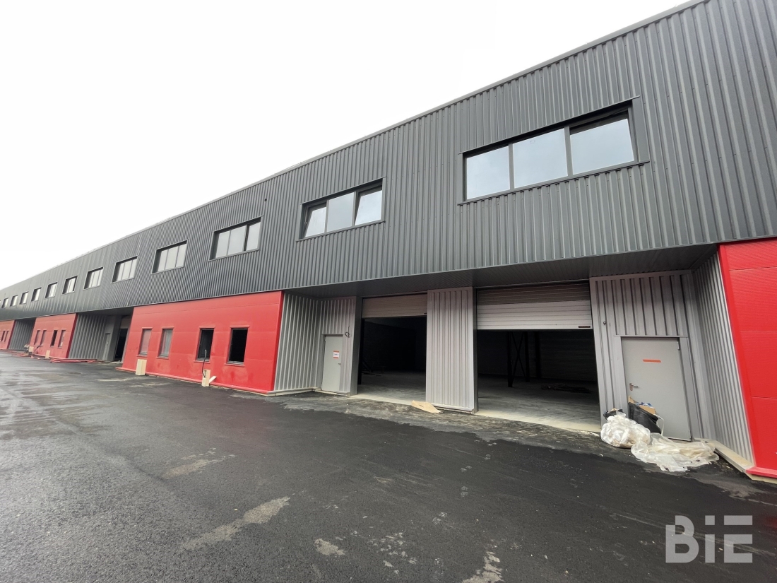 Photo 2 – Location entrepôts / activités	TRESSES (33370)