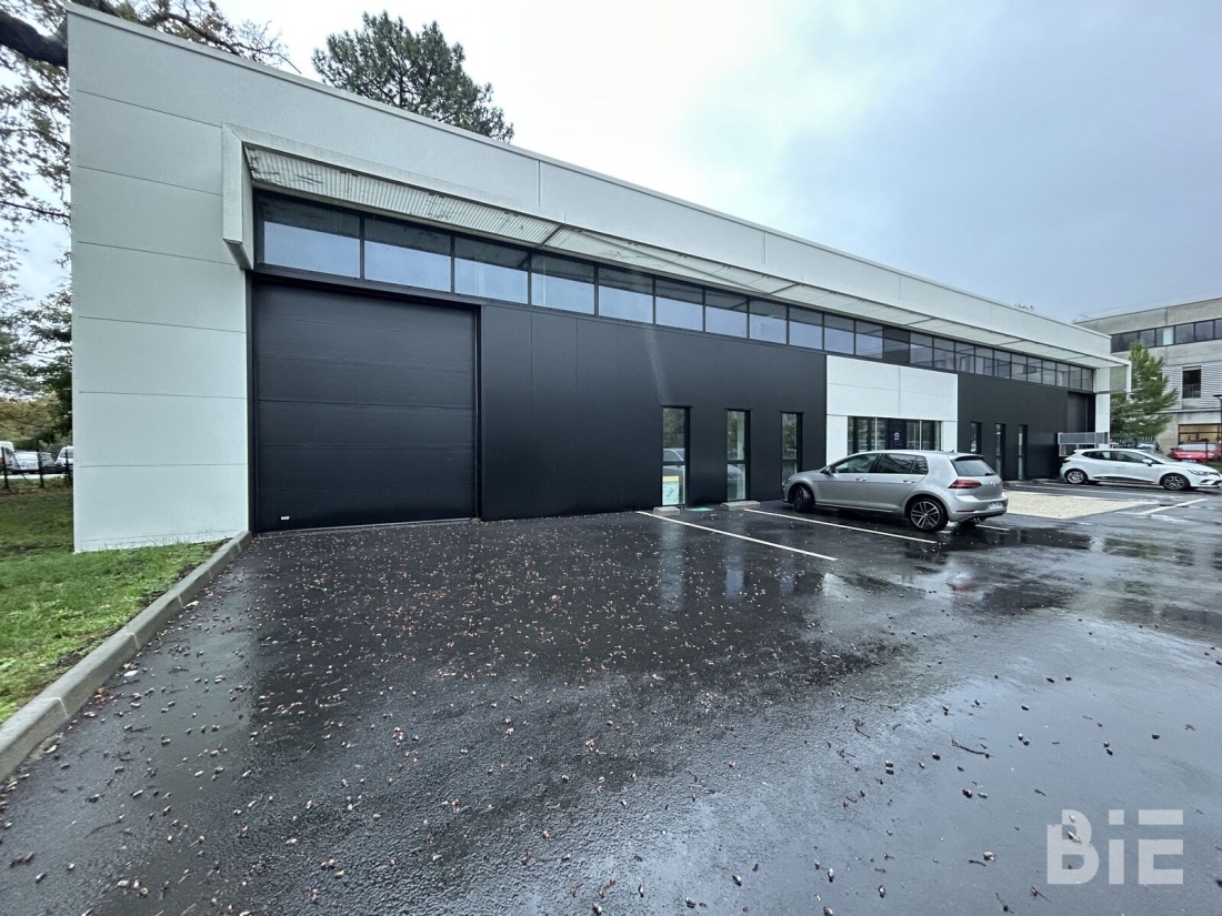 Photo 2 – Location entrepôts / activités	MERIGNAC (33700)