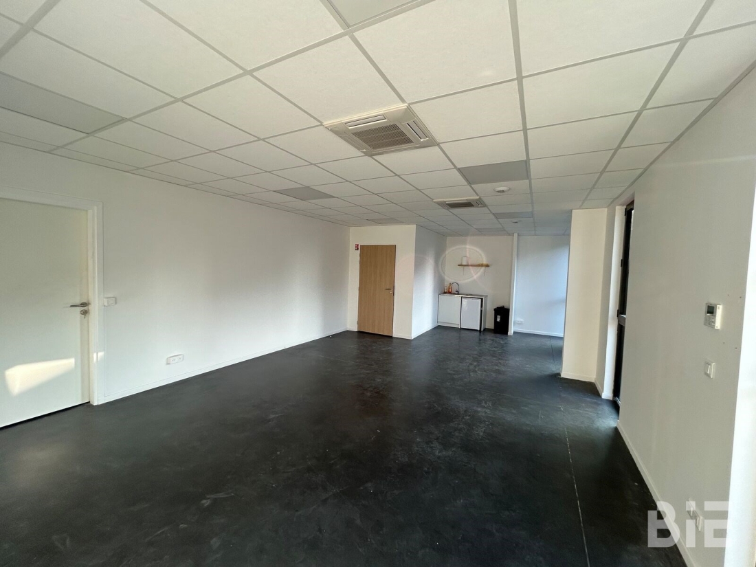 Photo 3 – Location entrepôts / activités	MERIGNAC (33700)