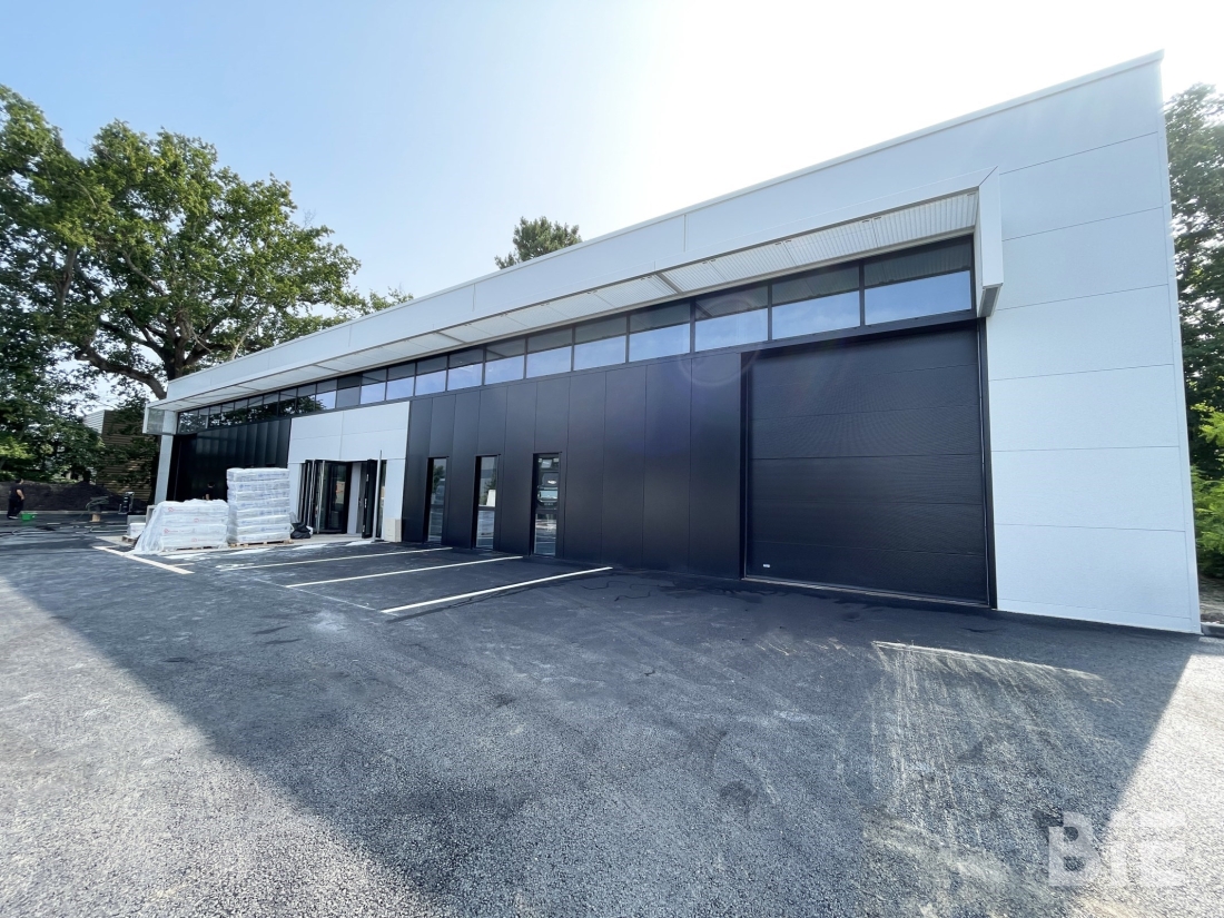 Photo 1 – Location entrepôts / activités	MERIGNAC (33700)