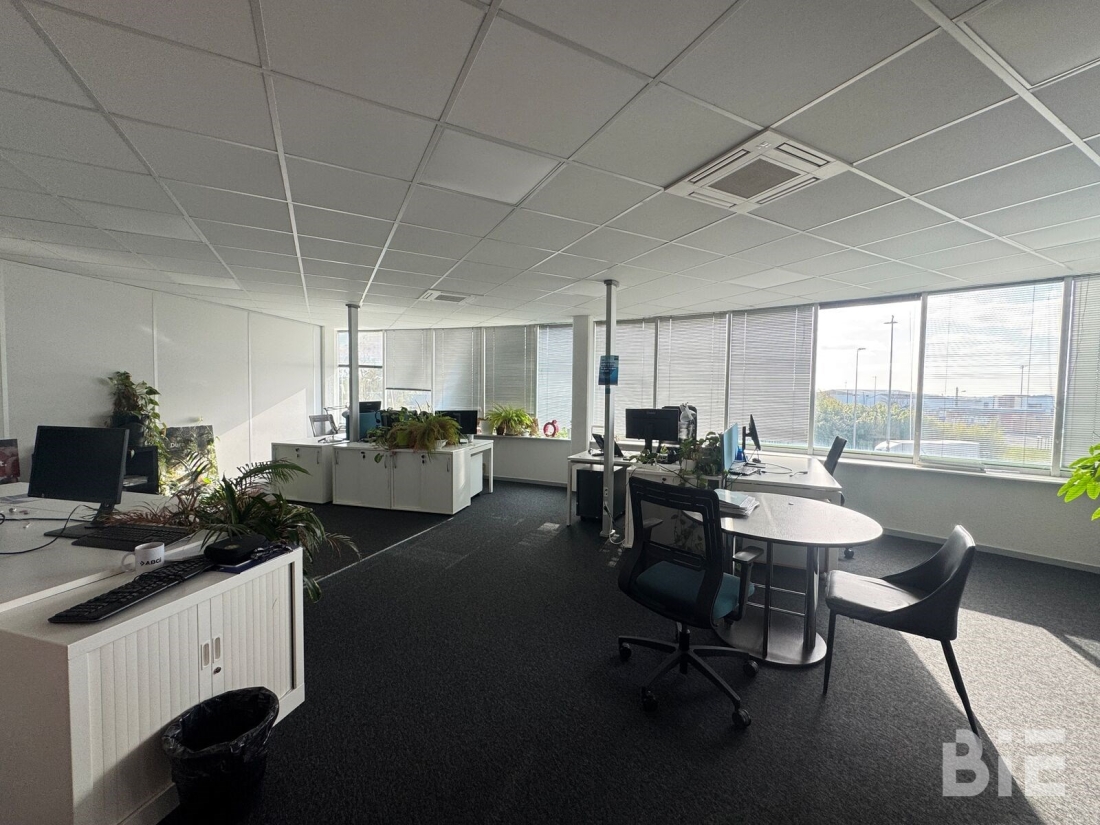 Photo 1 – Location bureaux	MERIGNAC (33700)