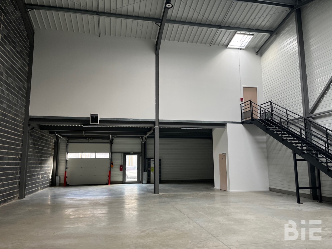 Photo 4 – Location entrepôts / activités	PAU (64000)