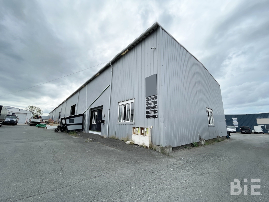 Photo 2 – Location entrepôts / activités	BEGLES (33130)