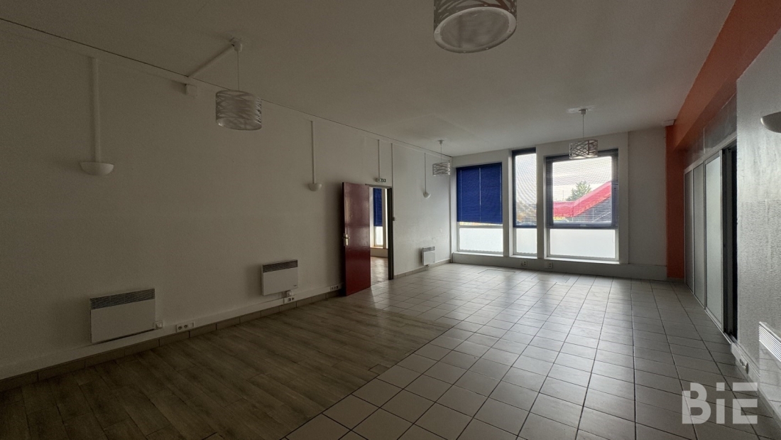 Photo 4 – Location bureaux	ARTIGUES PRES BORDEAUX (33370)