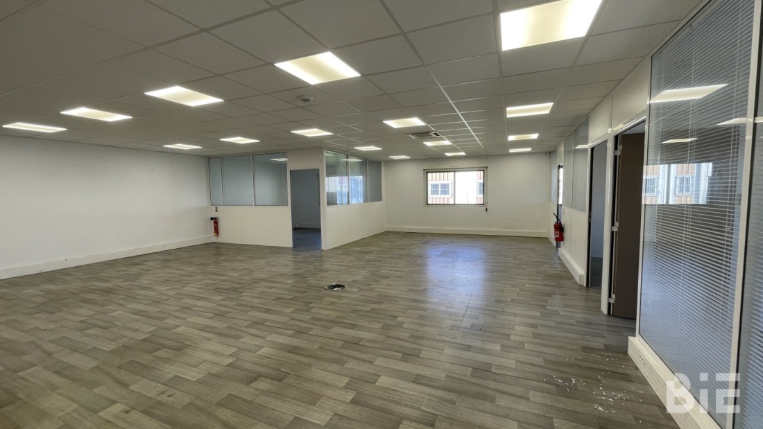 Photo 3 – Location entrepôts / activités	MERIGNAC (33700)