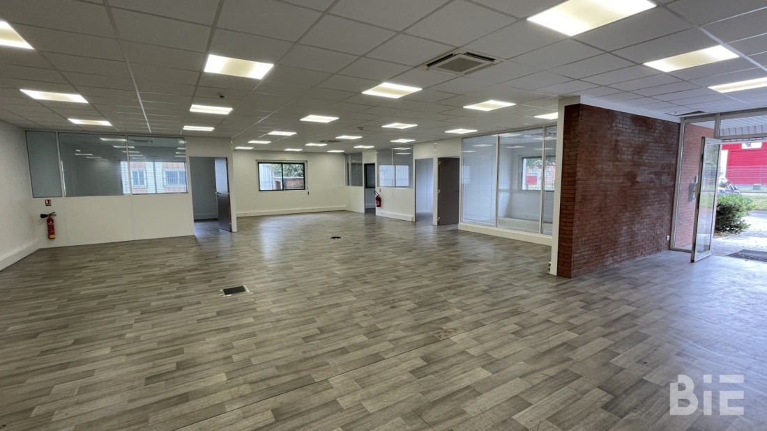 Photo 9 – Location entrepôts / activités	MERIGNAC (33700)