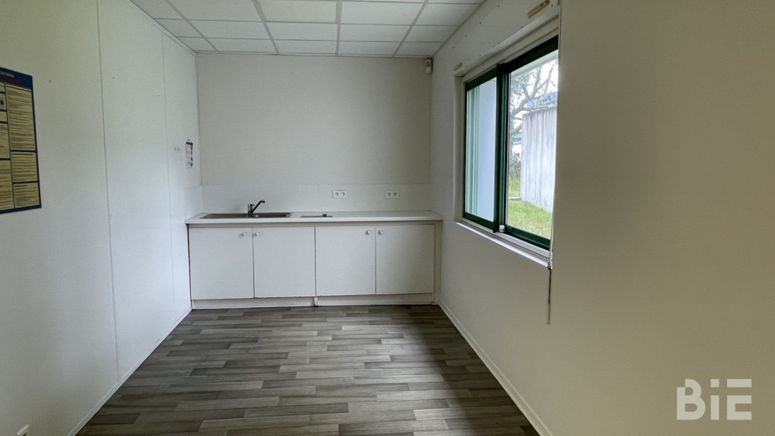 Photo 10 – Location entrepôts / activités	MERIGNAC (33700)