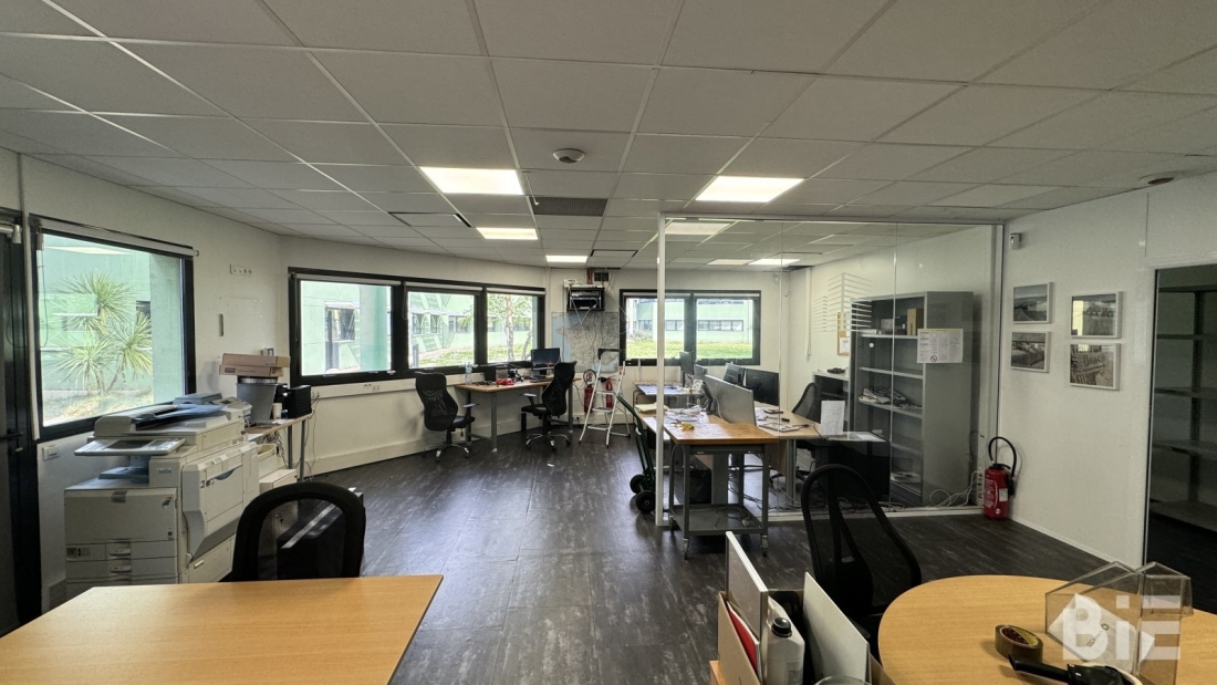 Photo 3 – Location bureaux	CANEJAN (33610)