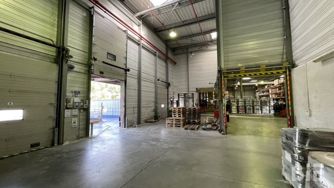 Photo 4 – Location entrepôts / activités	CANEJAN (33610)