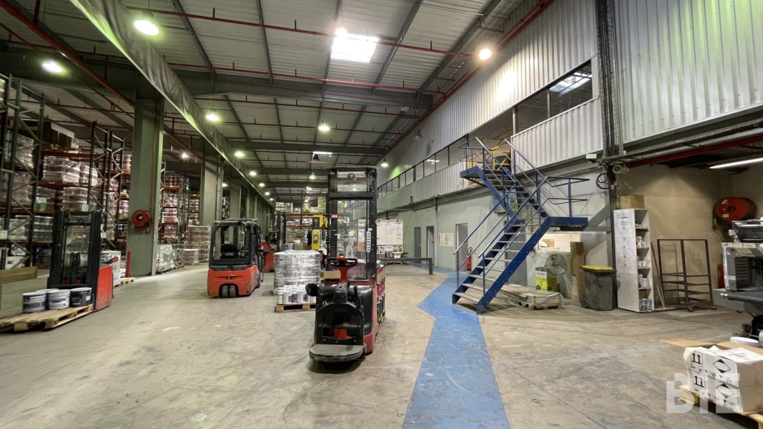 Photo 6 – Location entrepôts / activités	CANEJAN (33610)