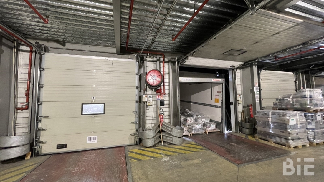 Photo 10 – Location entrepôts / activités	CANEJAN (33610)