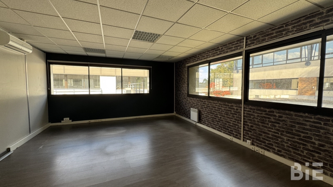 Photo 2 – Location bureaux	GRADIGNAN (33170)