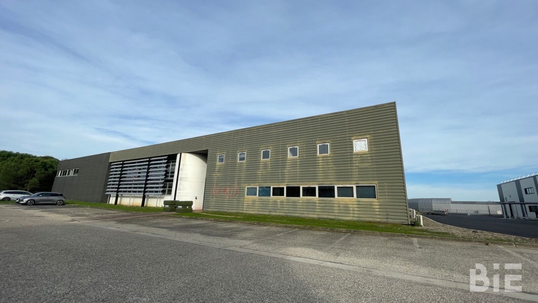 Photo 2 – Vente entrepôts / activités	BLANQUEFORT (33290)