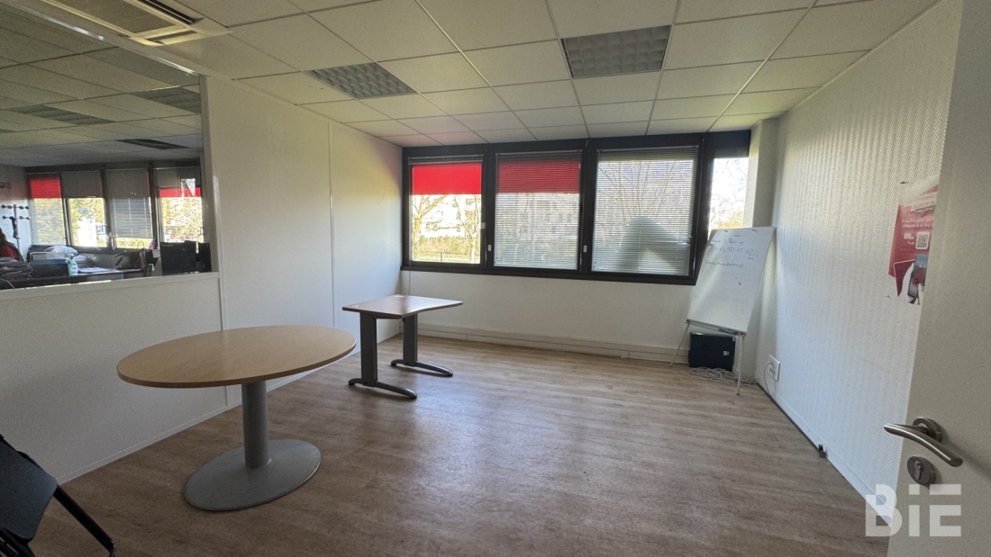 Photo 3 – Location bureaux	BRUGES (33520)