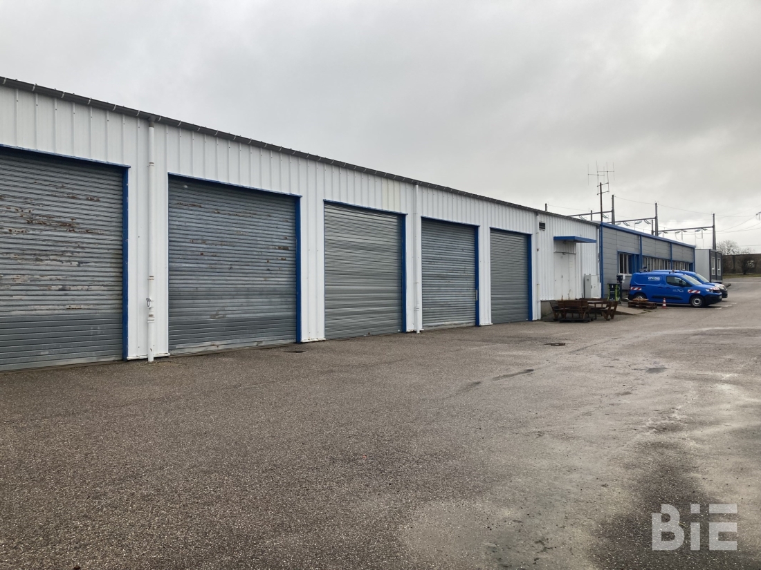 Photo 1 – Location entrepôts / activités	VITTEL (88800)