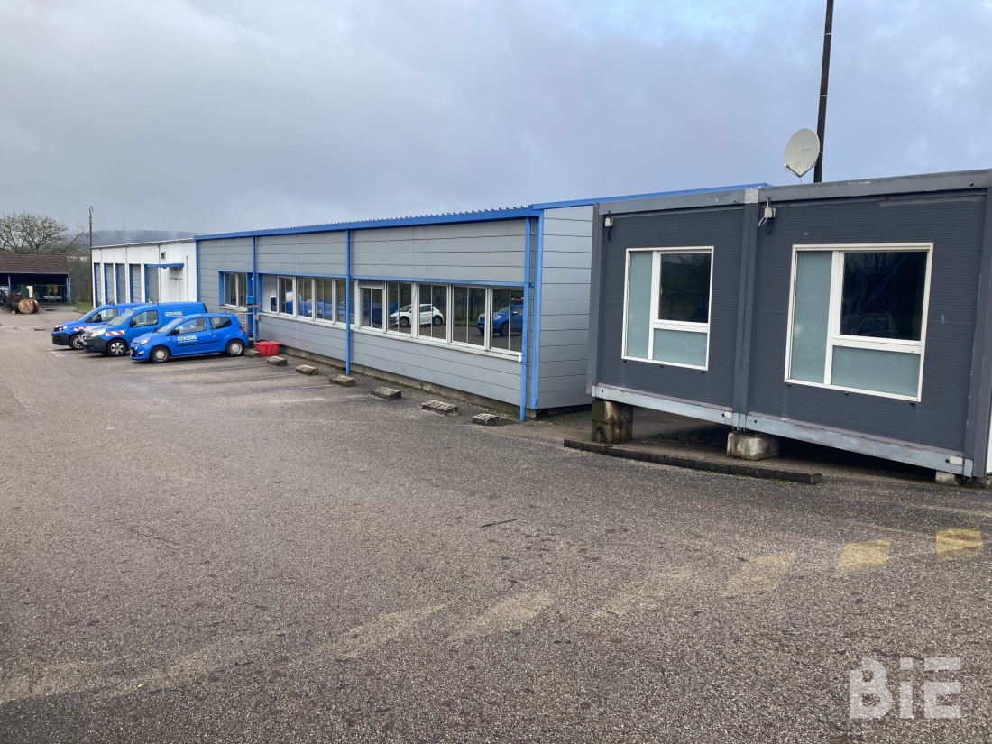 Photo 2 – Location entrepôts / activités	VITTEL (88800)