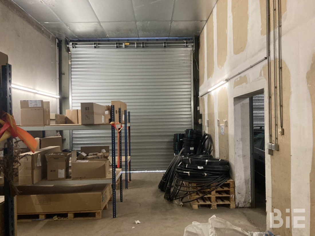 Photo 7 – Location entrepôts / activités	VITTEL (88800)