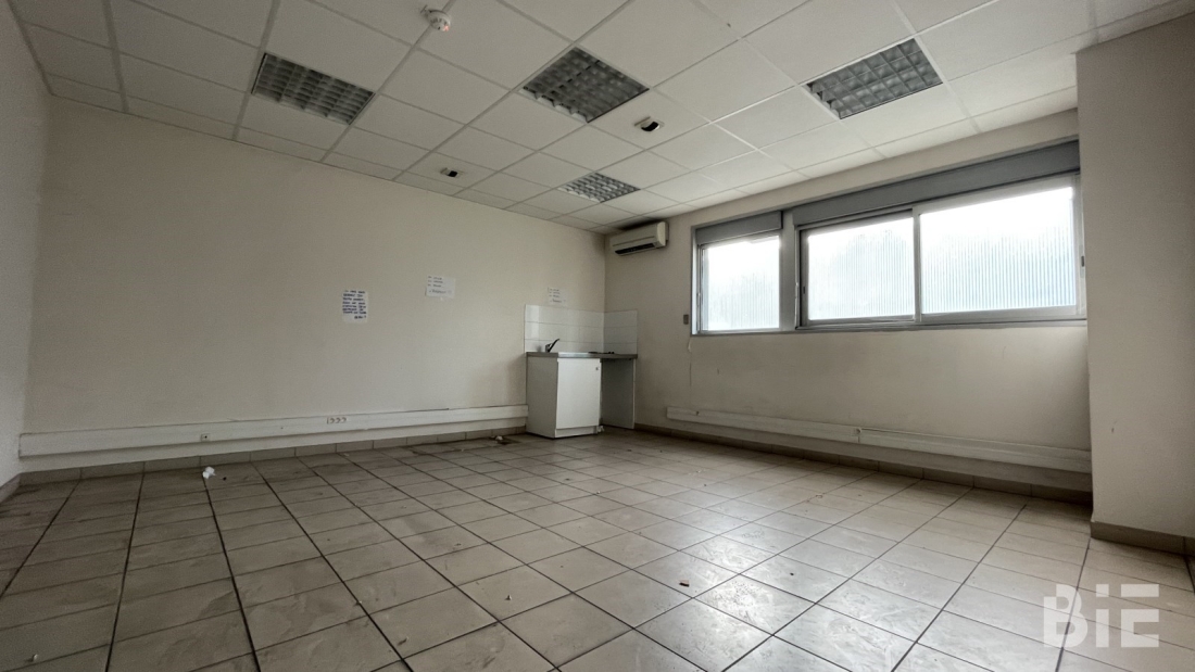 Photo 7 – Location entrepôts / activités	BLANQUEFORT (33290)