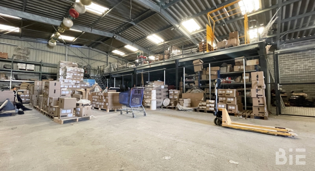 Photo 4 – Location entrepôts / activités	PESSAC (33600)