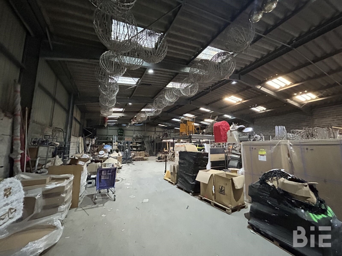 Photo 6 – Location entrepôts / activités	PESSAC (33600)