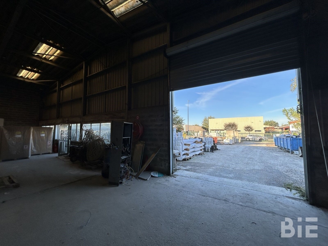 Photo 7 – Location entrepôts / activités	PESSAC (33600)