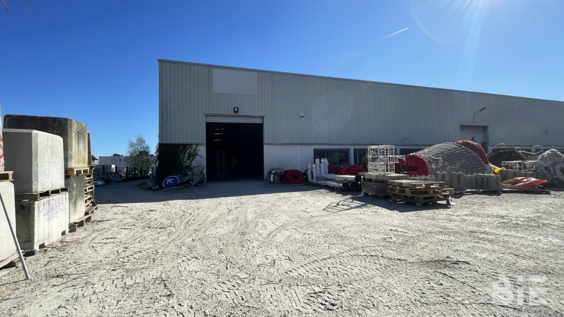 Photo 1 – Location entrepôts / activités	PESSAC (33600)