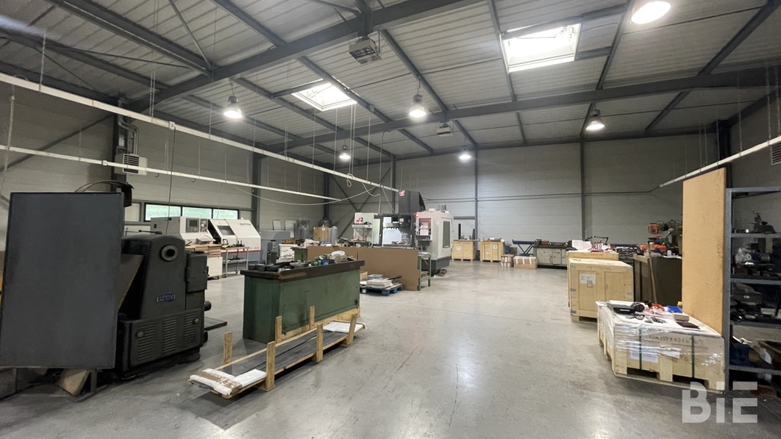 Photo 2 – Vente entrepôts / activités	SAINT MEDARD EN JALLES (33160)