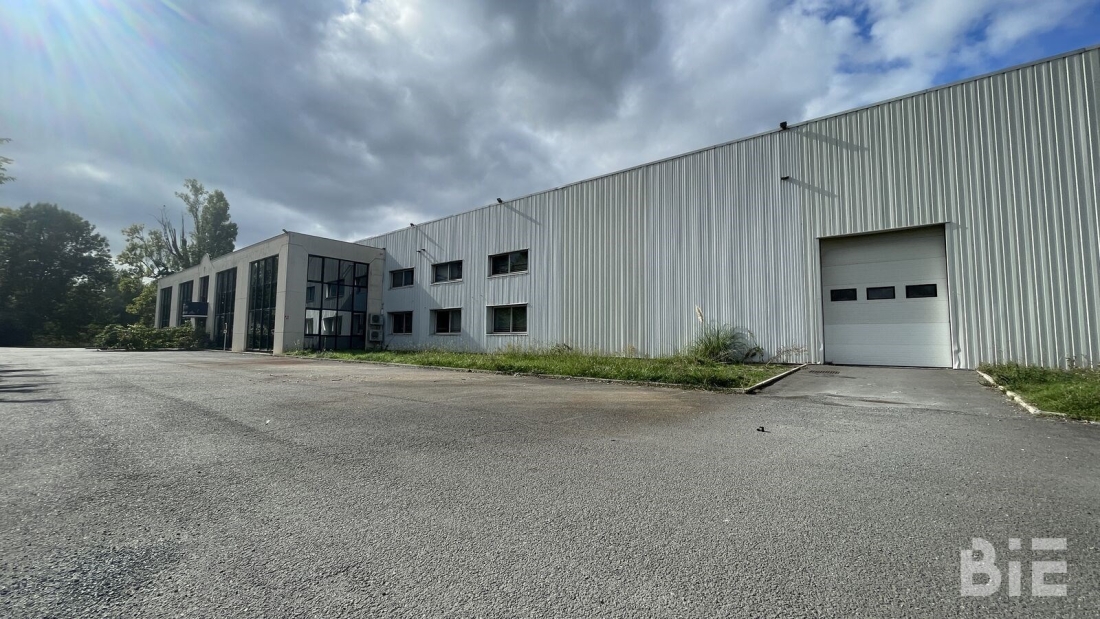 Photo 2 – Location entrepôts / activités	CARBON BLANC (33560)