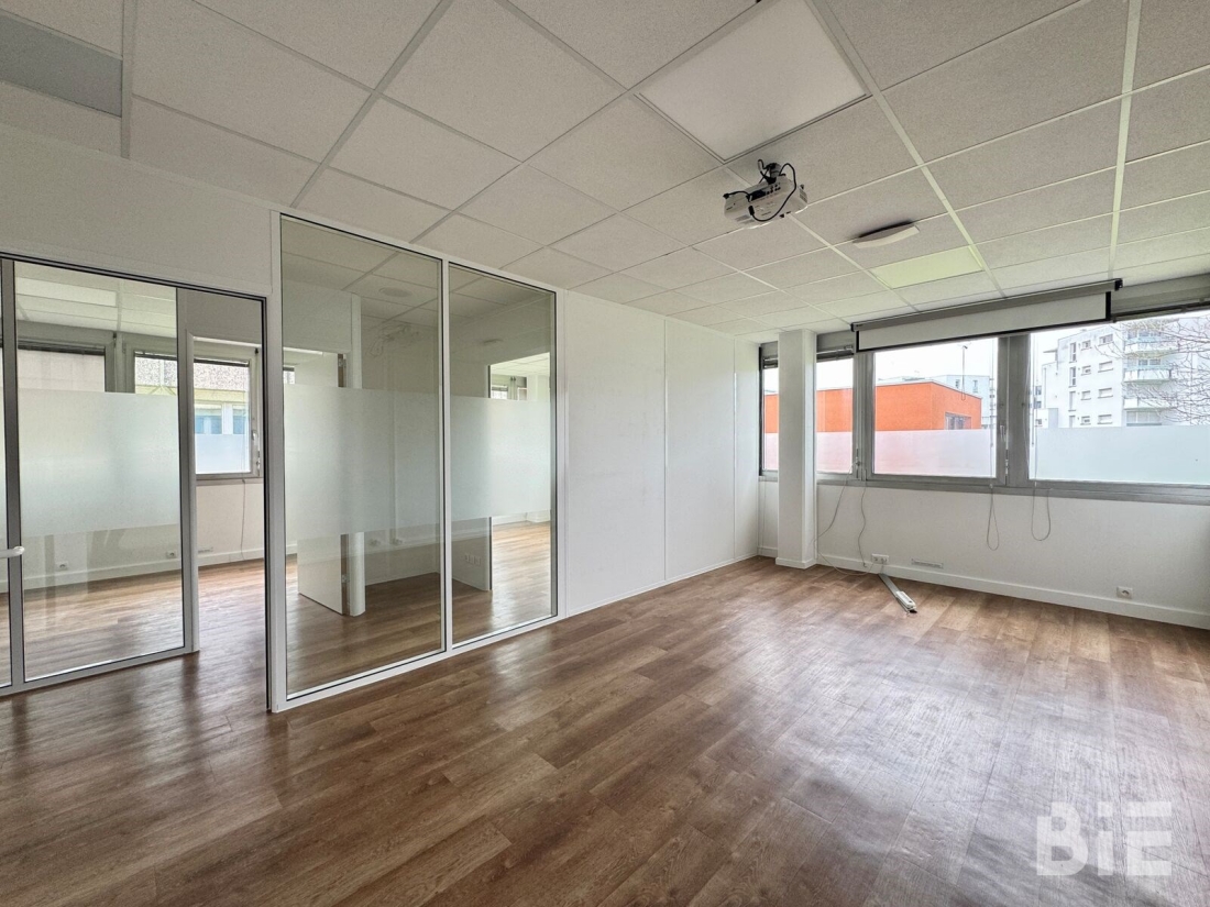 Photo 2 – Location bureaux	BRUGES (33520)