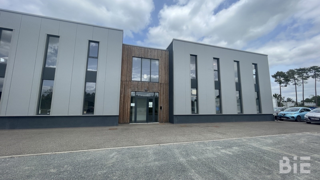 Photo 1 – Location entrepôts / activités	MARTILLAC (33650)