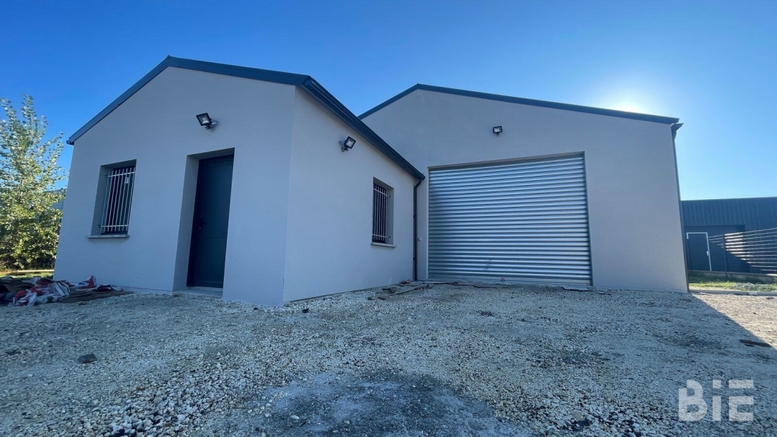 Photo 2 – Vente entrepôts / activités	BRUGES (33520)