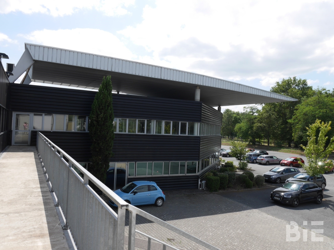 Photo 2 – Location entrepôts / activités	MERIGNAC (33700)