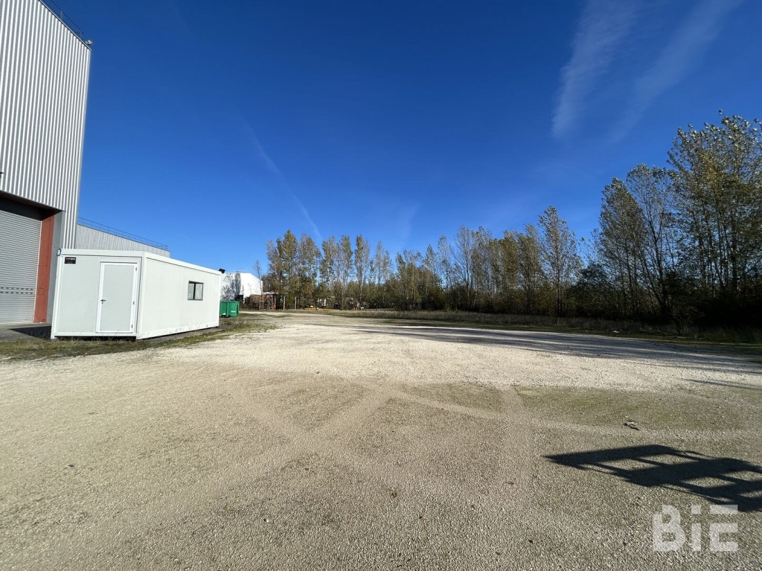 Photo 2 – Vente entrepôts / activités	SAINT ANDRE DE CUBZAC (33240)