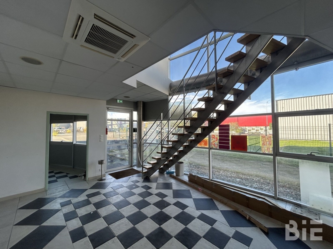 Photo 8 – Vente entrepôts / activités	SAINT ANDRE DE CUBZAC (33240)