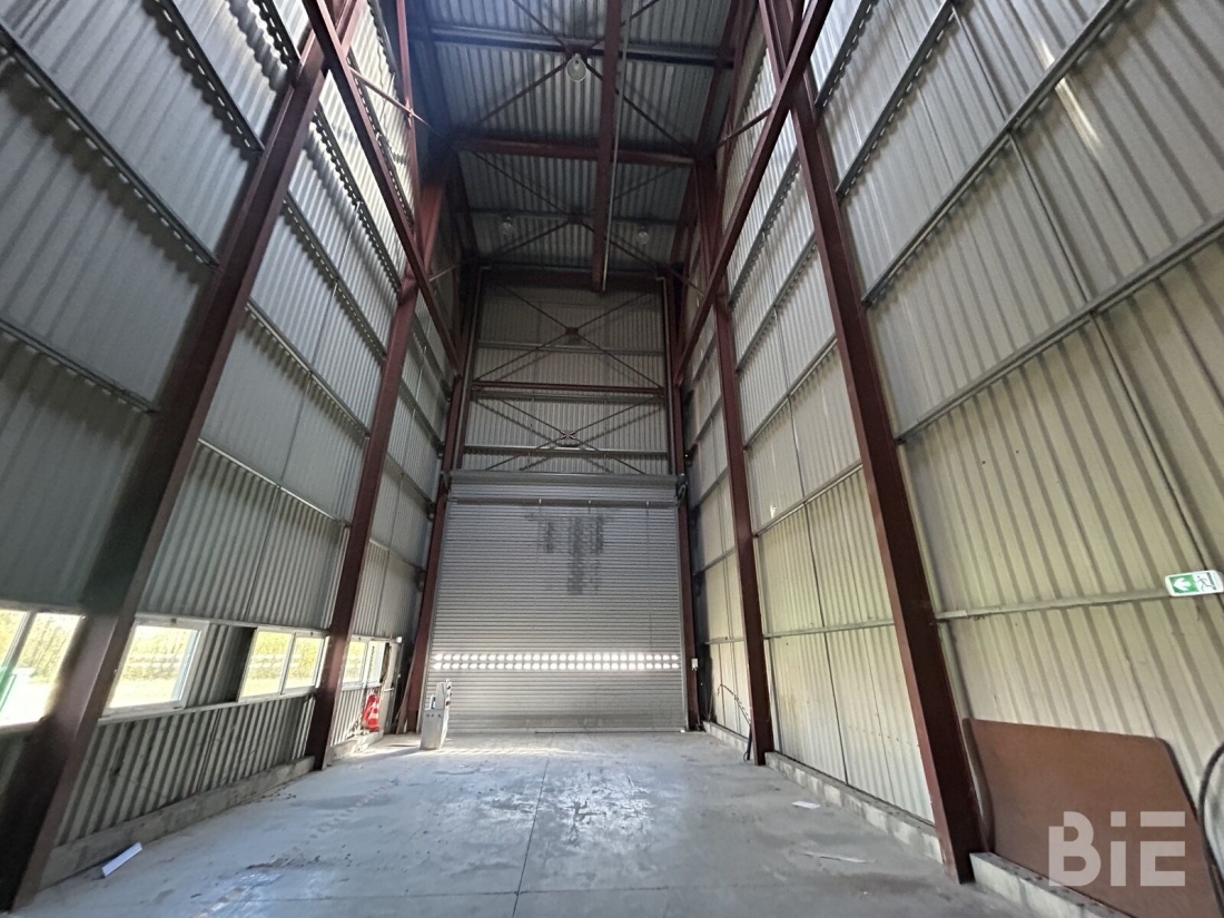 Photo 6 – Vente entrepôts / activités	SAINT ANDRE DE CUBZAC (33240)