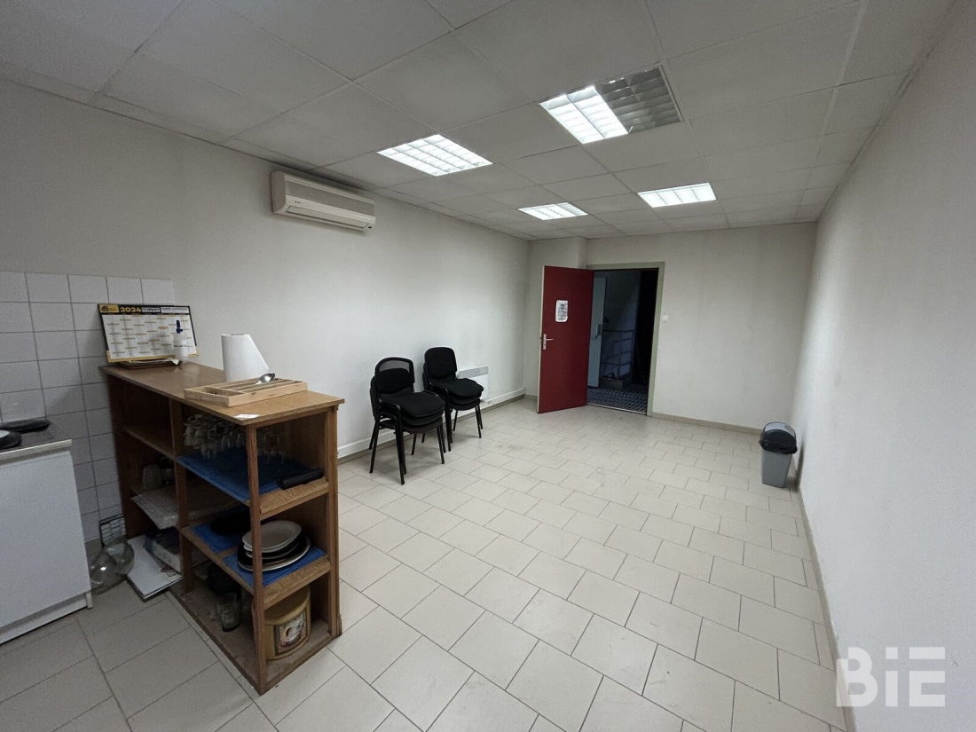 Photo 9 – Vente entrepôts / activités	SAINT ANDRE DE CUBZAC (33240)