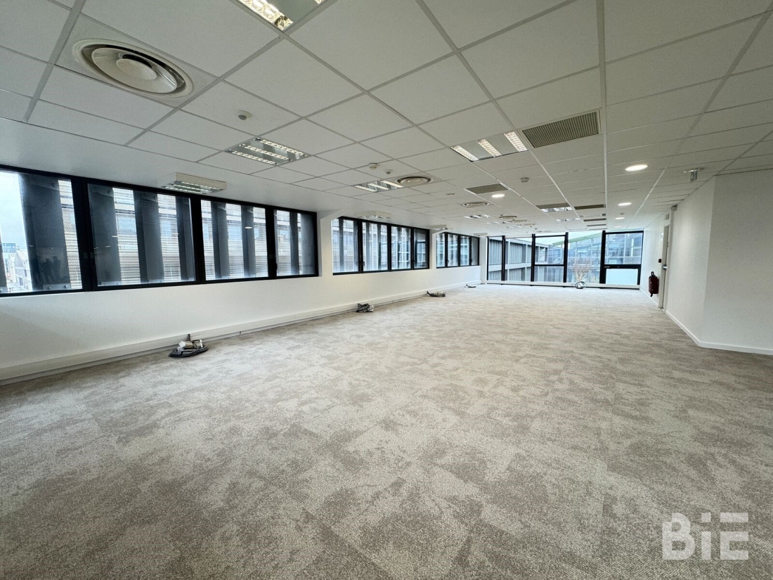 Photo 2 – Location bureaux	BORDEAUX (33300)