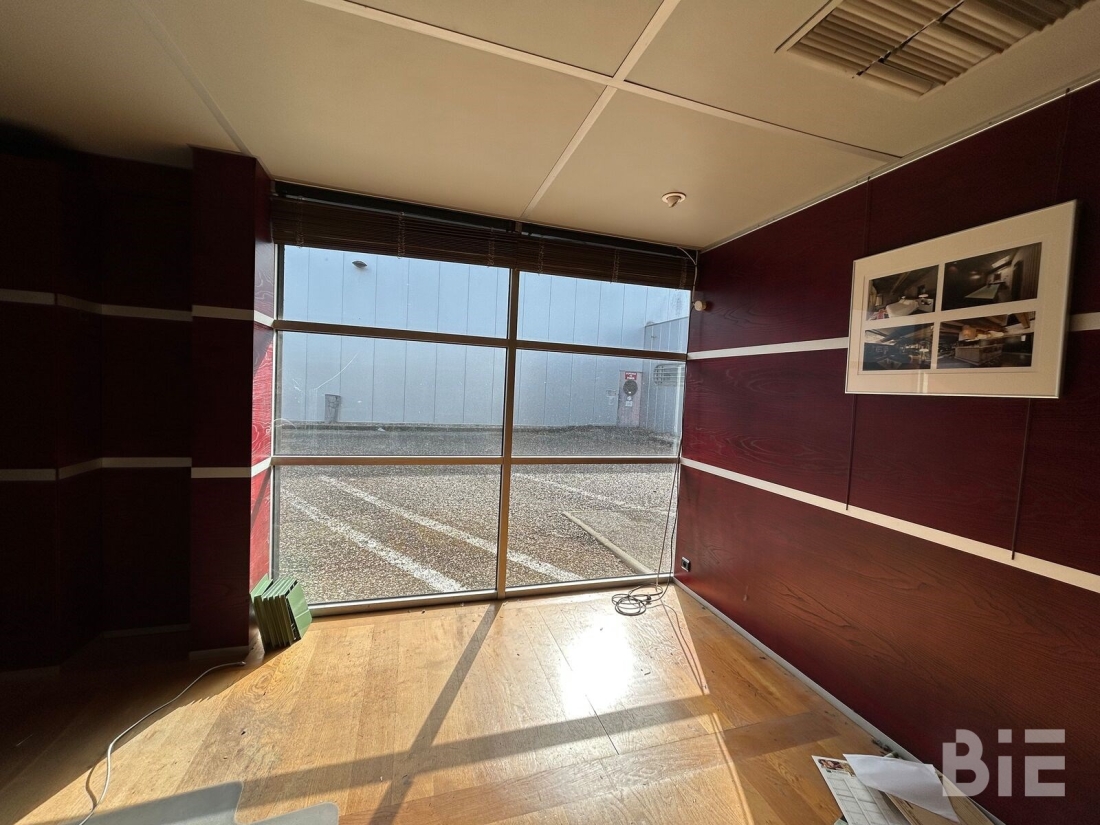 Photo 11 – Location entrepôts / activités	MERIGNAC (33700)