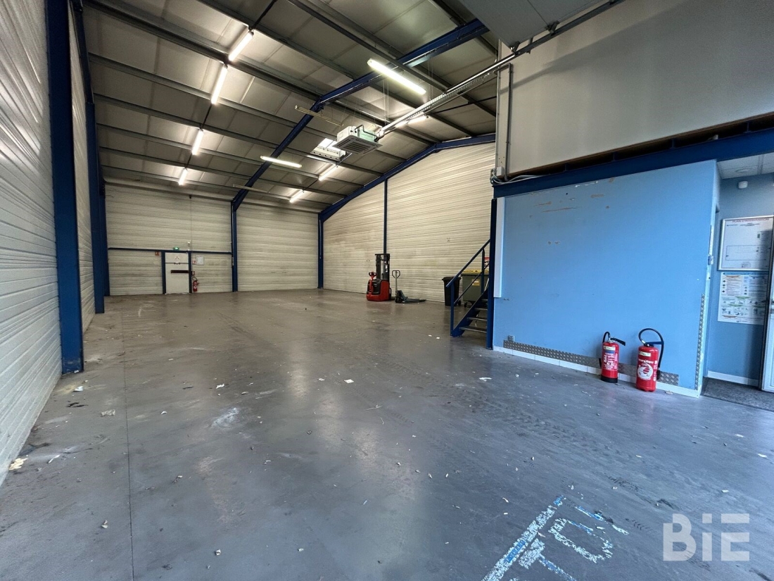 Photo 3 – Location entrepôts / activités	BEGLES (33130)