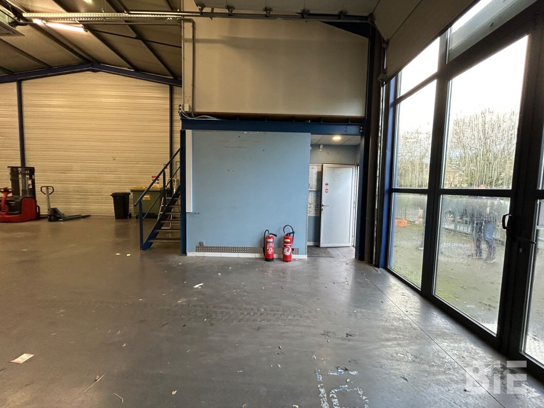 Photo 4 – Location entrepôts / activités	BEGLES (33130)