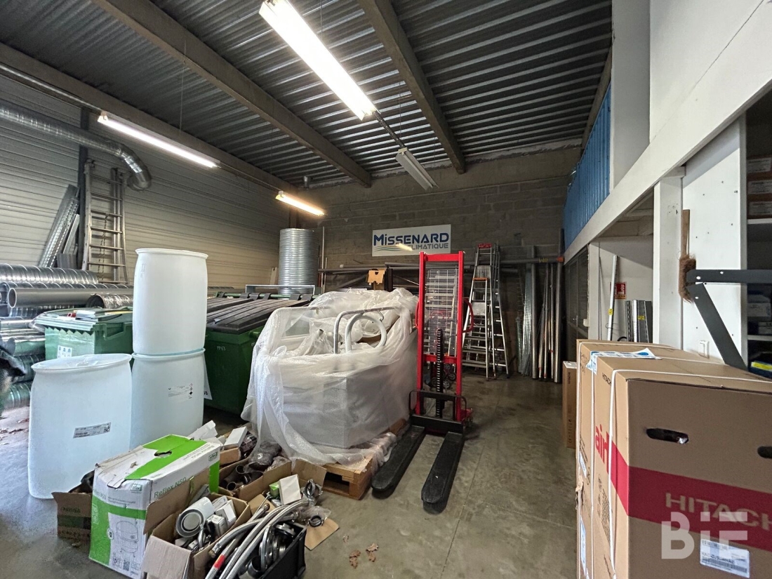 Photo 11 – Location entrepôts / activités	LE HAILLAN (33185)