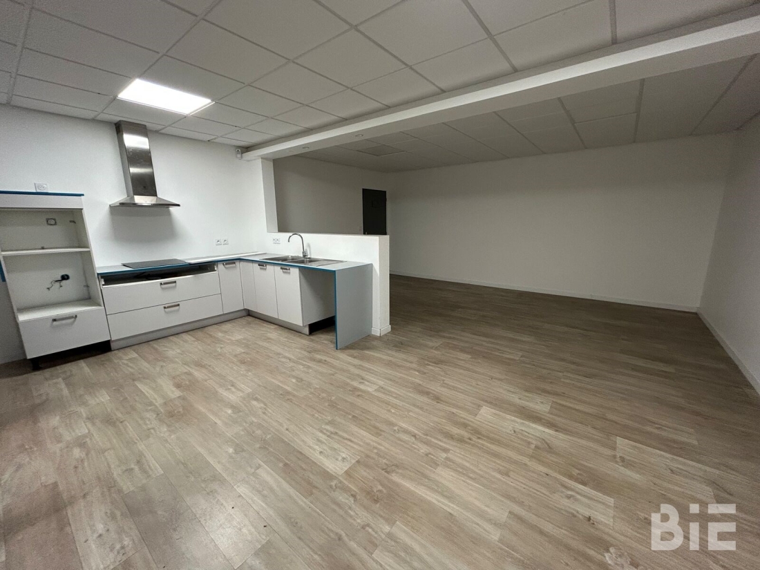 Photo 9 – Location bureaux	SAINT JEAN D'ILLAC (33127)