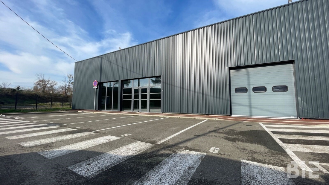 Photo 2 – Location entrepôts / activités	VILLENAVE D'ORNON (33140)