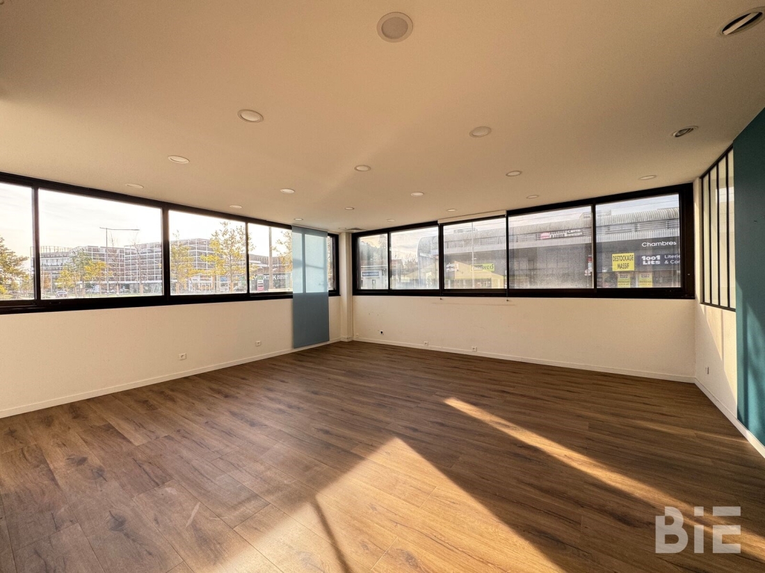 Photo 2 – Location bureaux	MERIGNAC (33700)