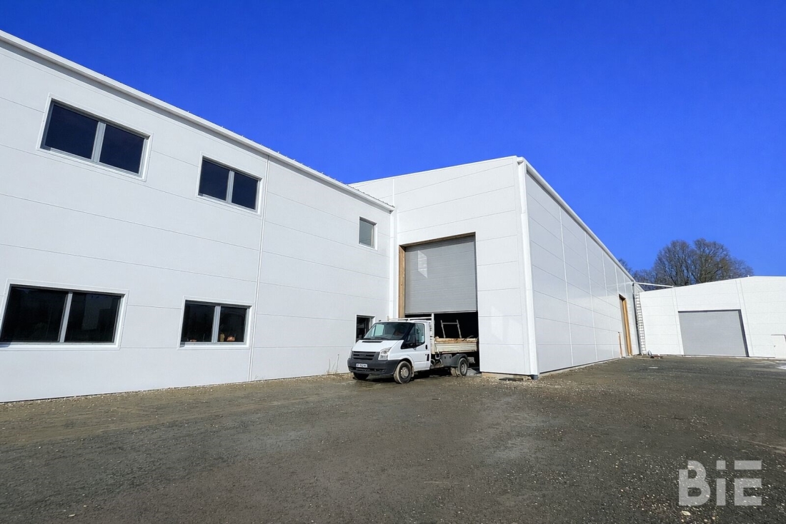 Photo 2 – Vente entrepôts / activités	BASSENS (33530)