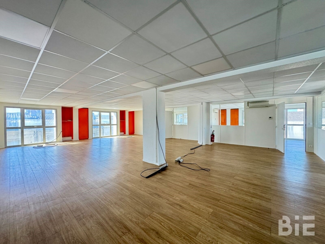 Photo 2 – Location bureaux	BORDEAUX (33300)