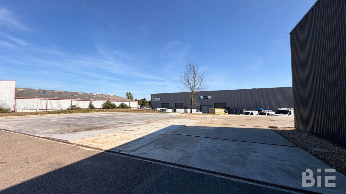 Photo 2 – Location entrepôts / activités	EYSINES (33320)