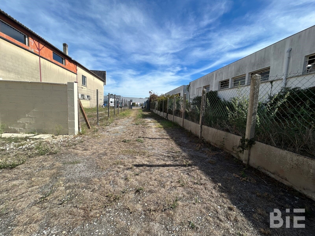 Photo 7 – Location entrepôts / activités	SAINT MEDARD EN JALLES (33160)