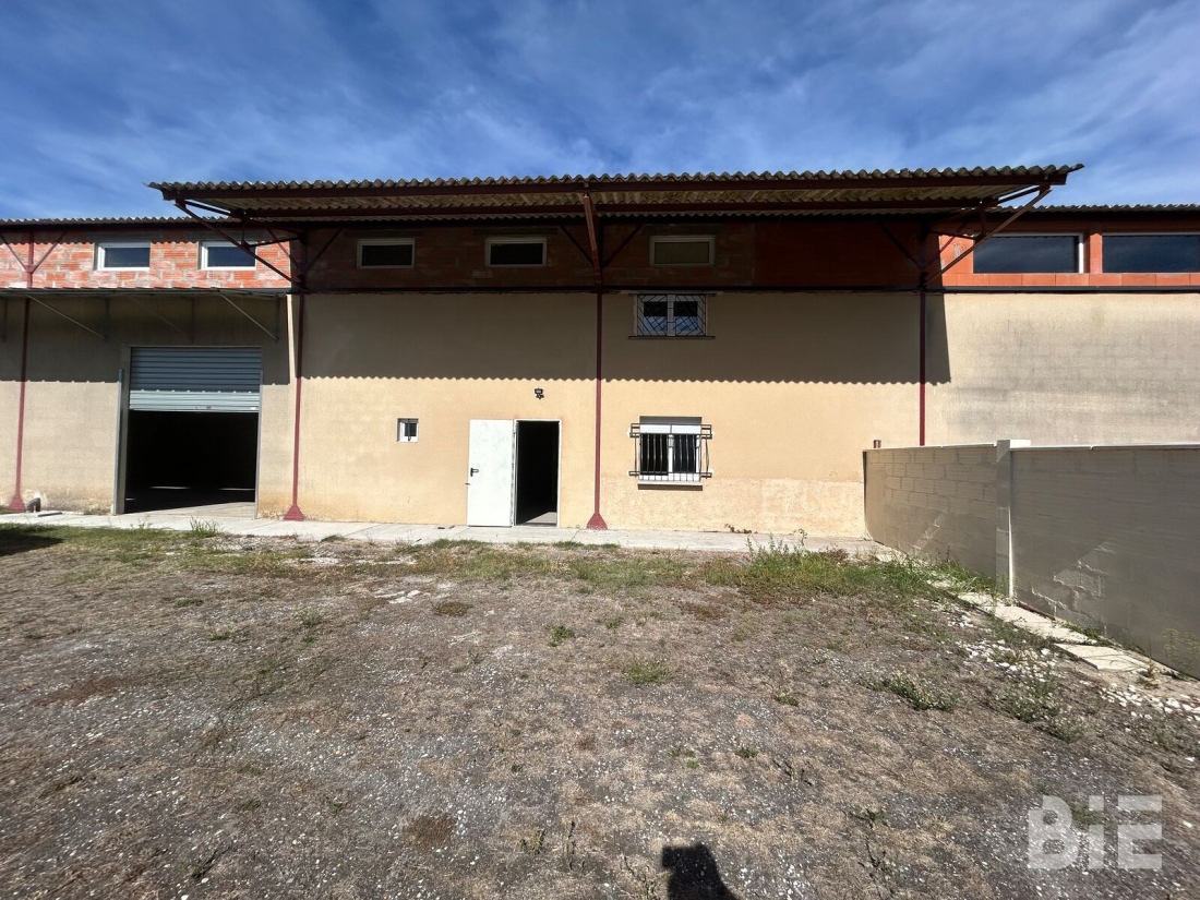 Photo 6 – Location entrepôts / activités	SAINT MEDARD EN JALLES (33160)